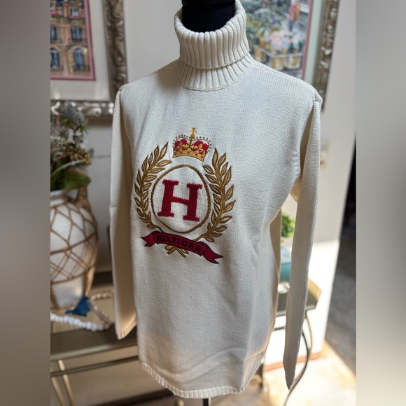 TOMMY HILFIGER CREAM TURTLENECK VINTAGE EMBROIDERED CREST PREPPY SWEATER SZ S-M - Picture 5 of 15